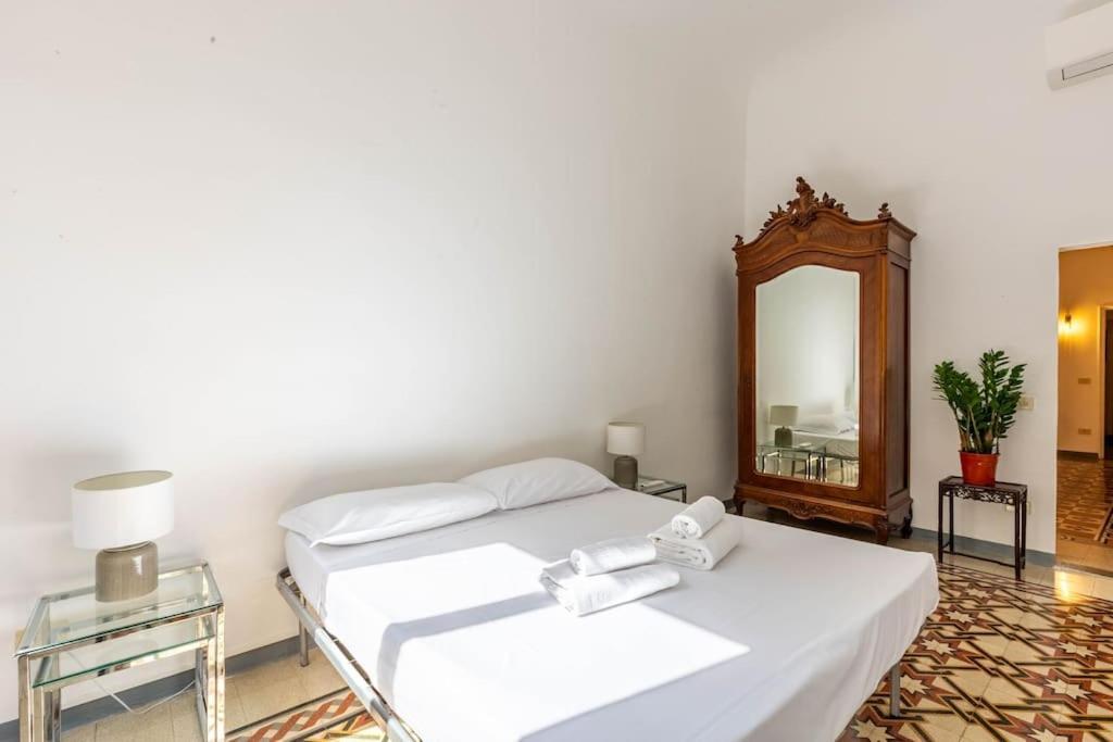 Academia Of Davide Spacious Apartment Firenze Eksteriør billede